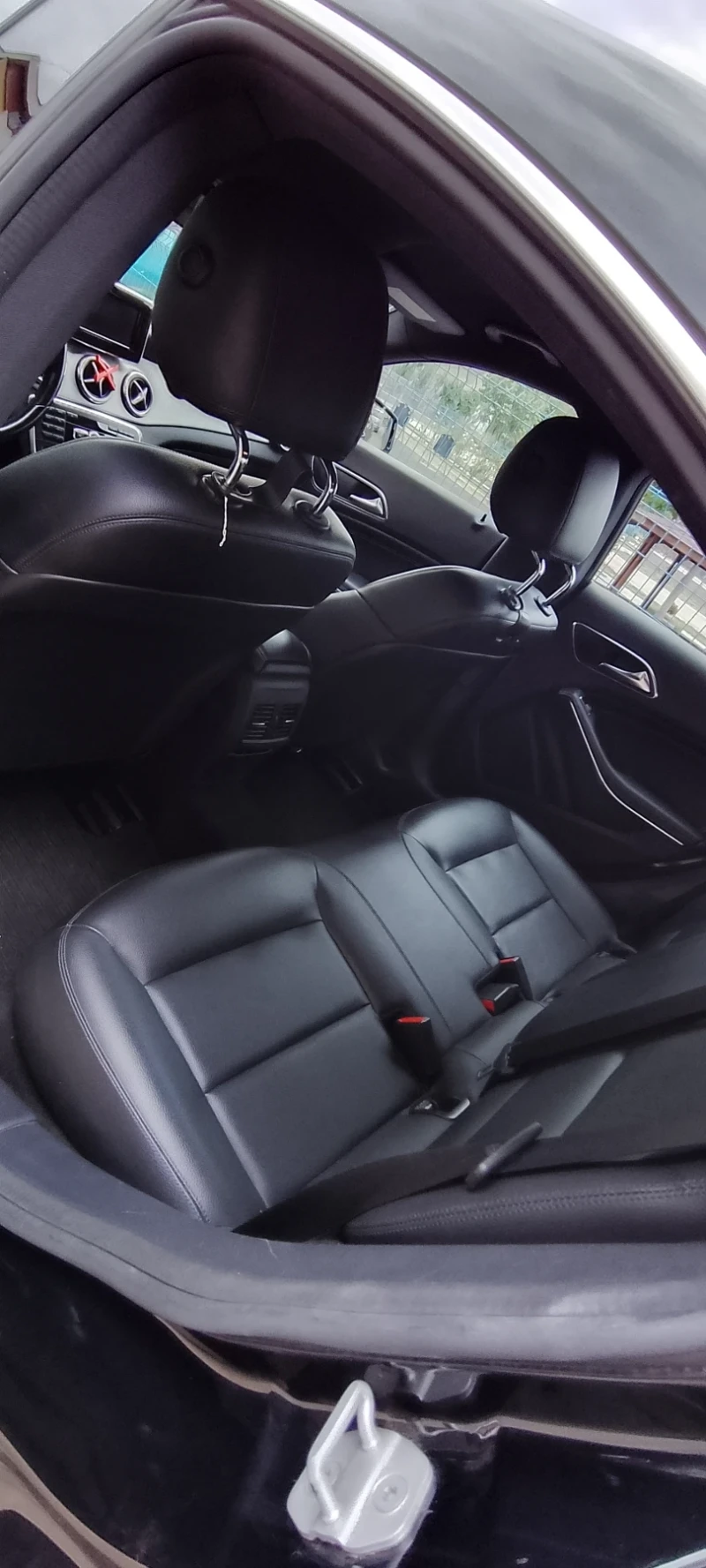 Mercedes-Benz CLA 220, снимка 9 - Автомобили и джипове - 52054875