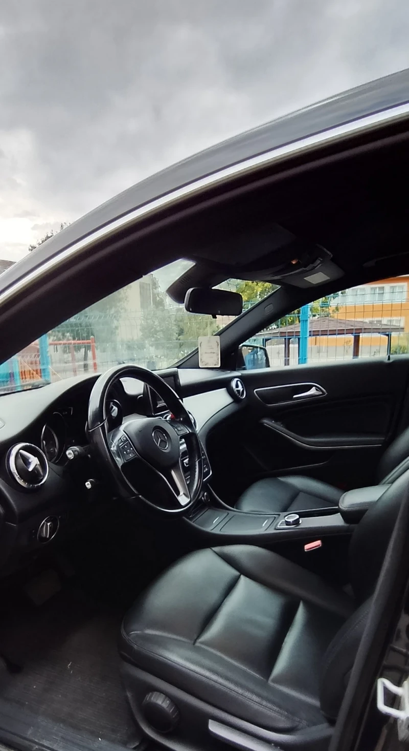 Mercedes-Benz CLA 220, снимка 7 - Автомобили и джипове - 52054875