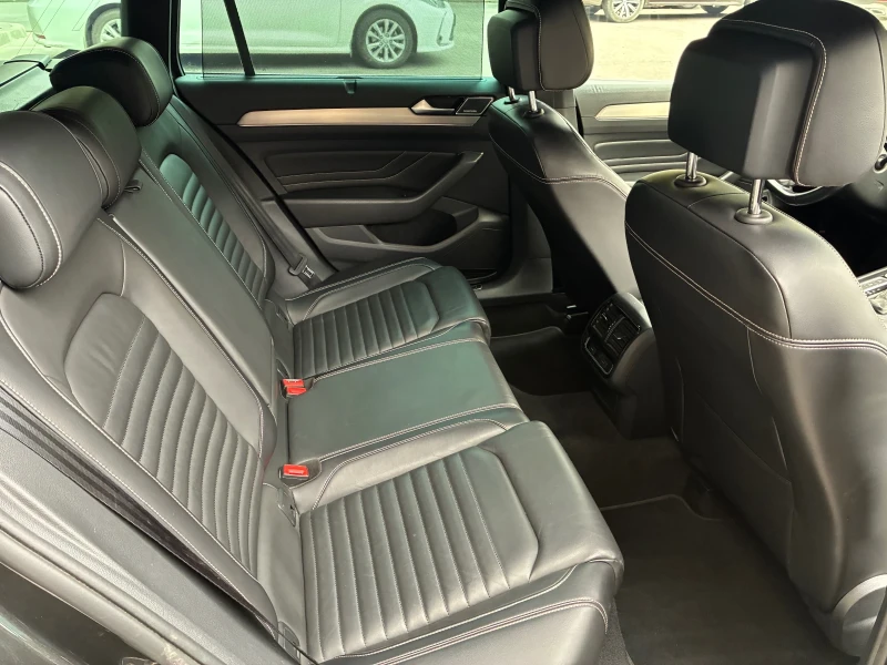 VW Passat R-line, снимка 8 - Автомобили и джипове - 52309168