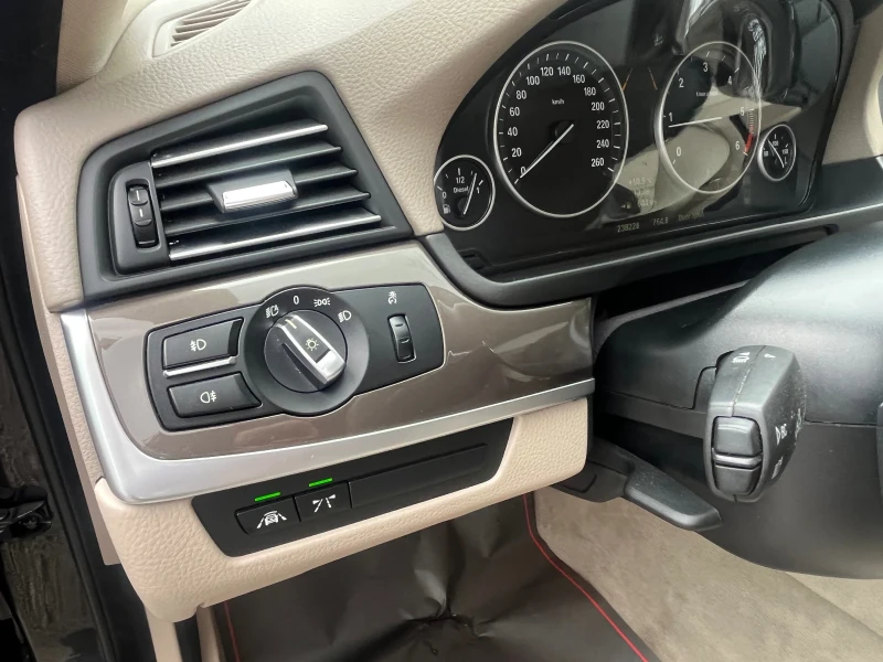 BMW 525 xDrive Facelift Швейцария, снимка 14 - Автомобили и джипове - 52553607