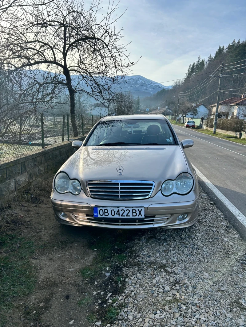 Mercedes-Benz C 200, снимка 2 - Автомобили и джипове - 52944601