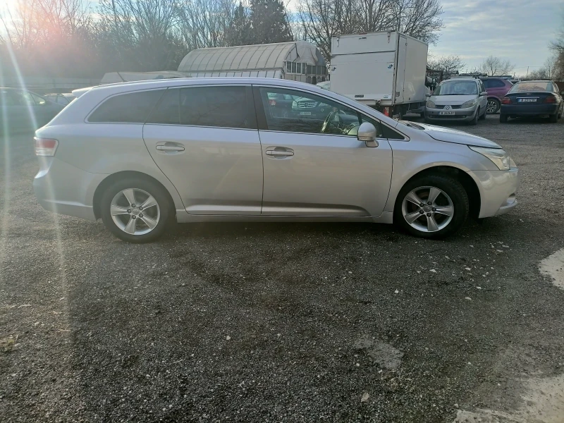 Toyota Avensis, снимка 2 - Автомобили и джипове - 53140063