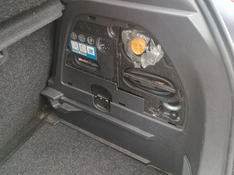 Opel Corsa  1.2 i 16V ECOTEC (80), снимка 15 - Автомобили и джипове - 53240346