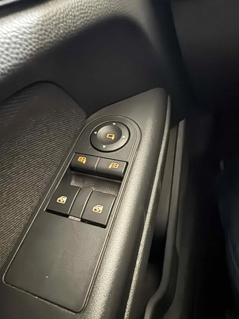 Opel Astra, снимка 10 - Автомобили и джипове - 53287363