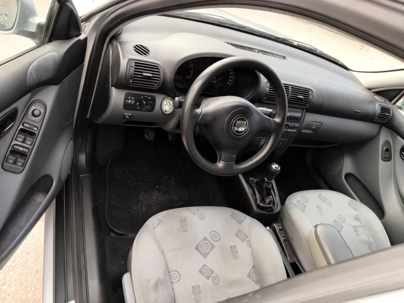 Seat Leon 1.6i.105k+ КЛИМА + ГАЗОВ ИНЖЕКЦИОН , снимка 11 - Автомобили и джипове - 53496895