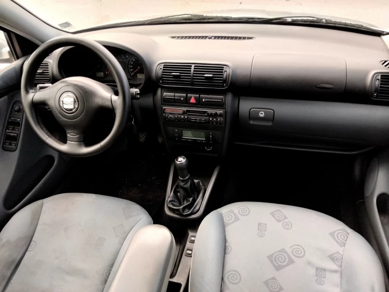 Seat Leon 1.6i.105k+ КЛИМА + ГАЗОВ ИНЖЕКЦИОН , снимка 14 - Автомобили и джипове - 53496895