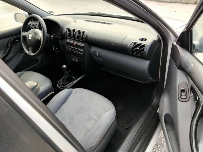 Seat Leon 1.6i.105k+ КЛИМА + ГАЗОВ ИНЖЕКЦИОН , снимка 15 - Автомобили и джипове - 53496895