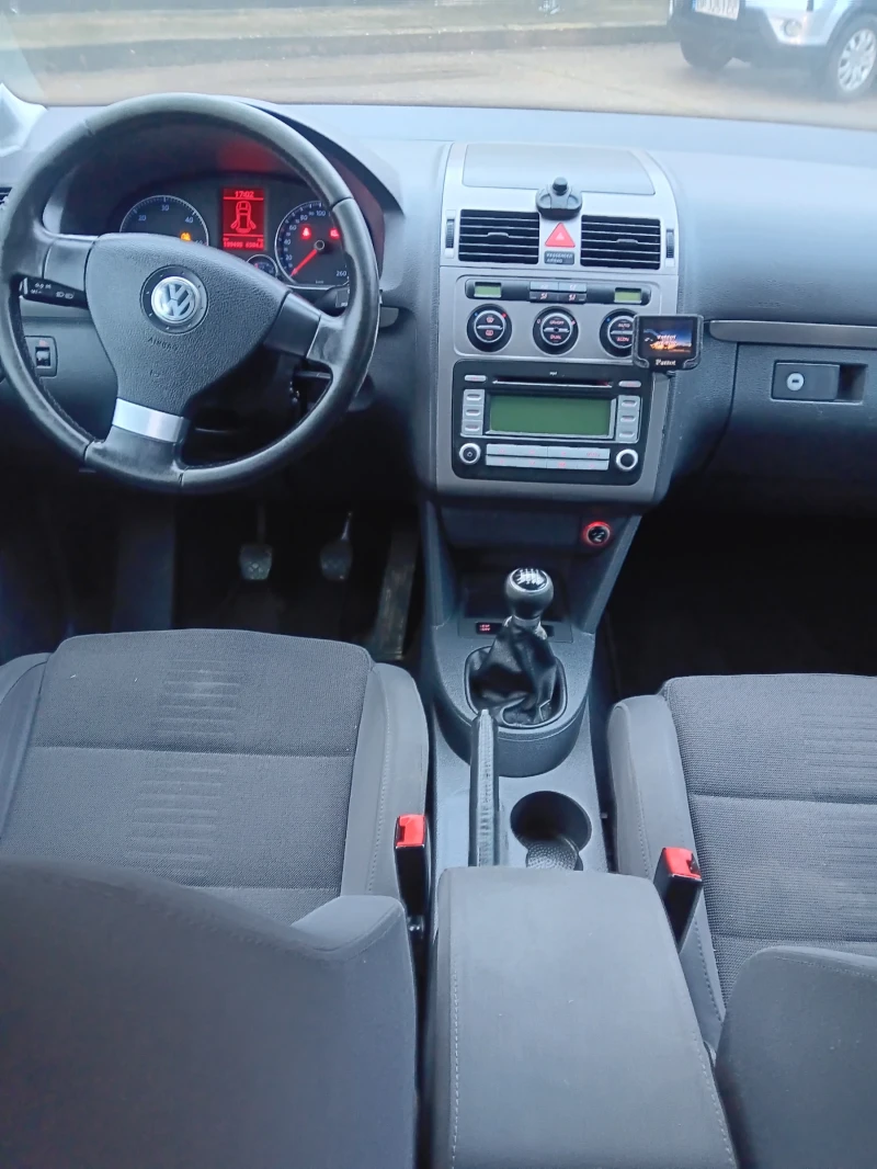 VW Touran, снимка 7 - Автомобили и джипове - 53530000