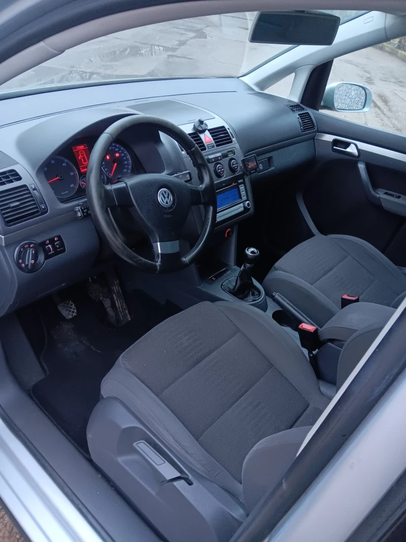 VW Touran, снимка 17 - Автомобили и джипове - 53530000