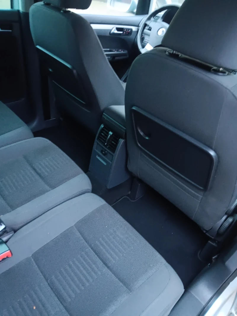VW Touran, снимка 13 - Автомобили и джипове - 53530000