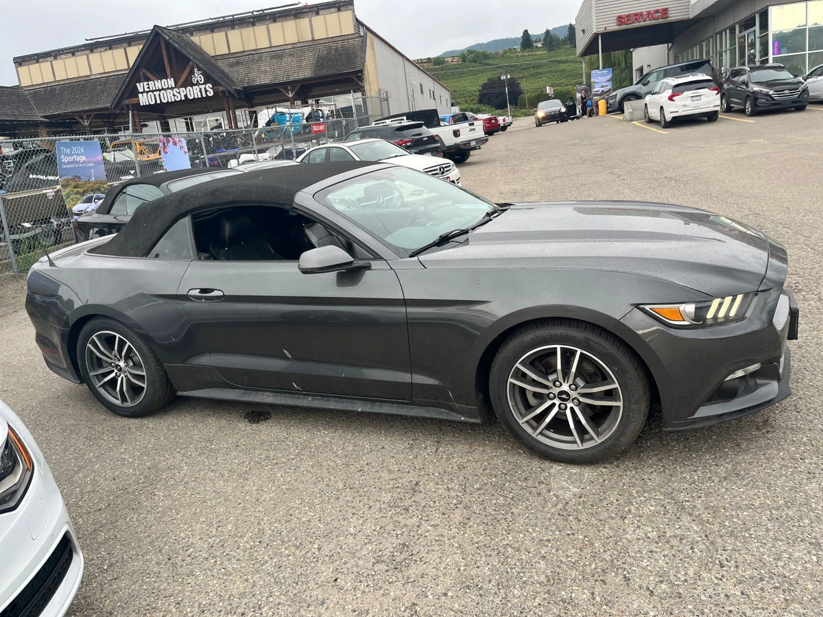 Ford Mustang * CARFAX * АВТО КРЕДИТ * ЦЕНА ДО БГ! - изображение 3