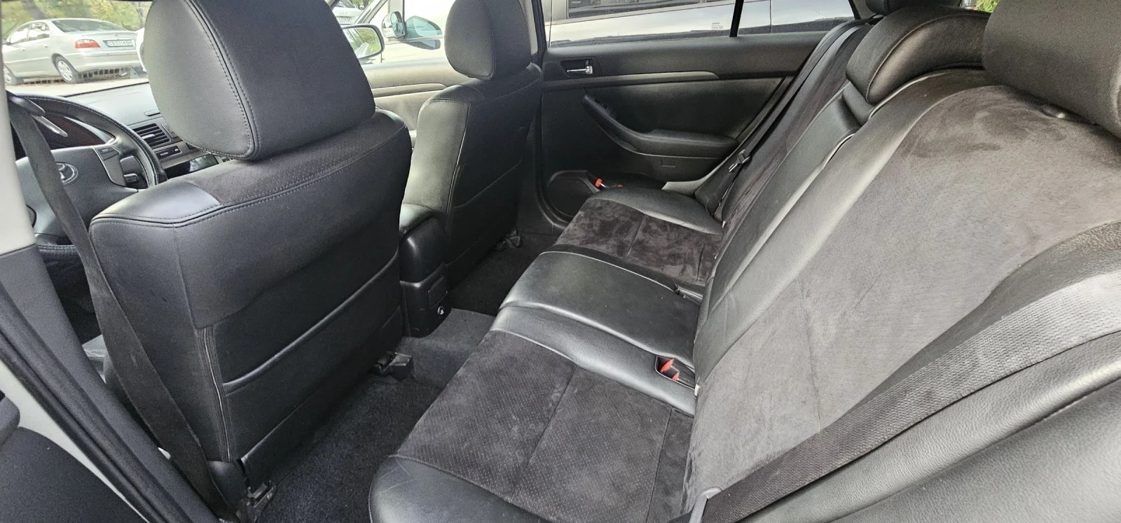 Toyota Avensis 2.2 D-CAT - изображение 7