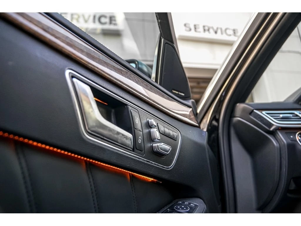 Mercedes-Benz E 55 AMG * 4dr Sdn 550 4MATIC * CARFAX * ���� �� �� | Mobile.bg � ����������� 9