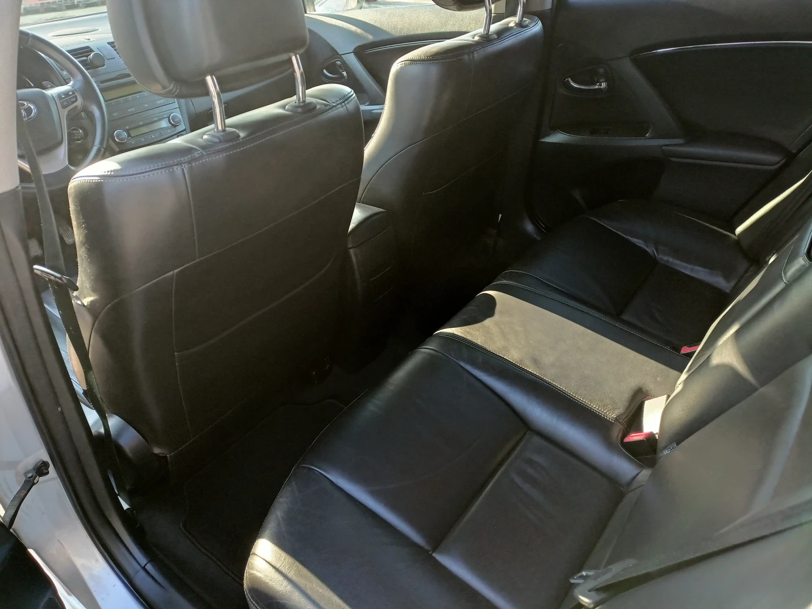 Toyota Avensis 2.0 бензин/газ - изображение 7