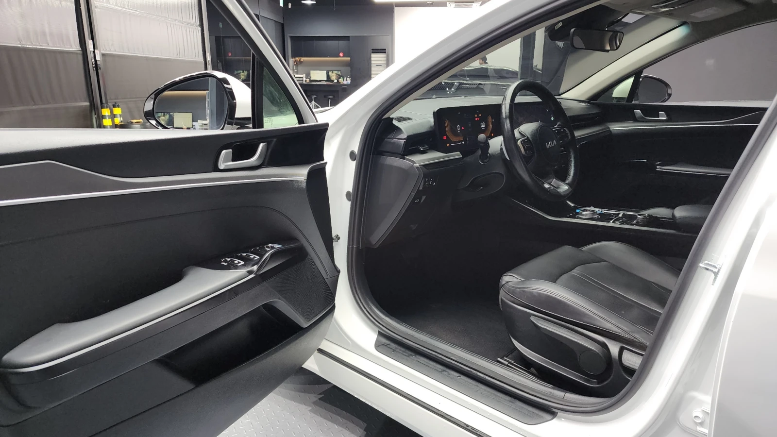 Kia K5 2.0LPI TRENDY autogeorge.com | Mobile.bg � ����������� 10