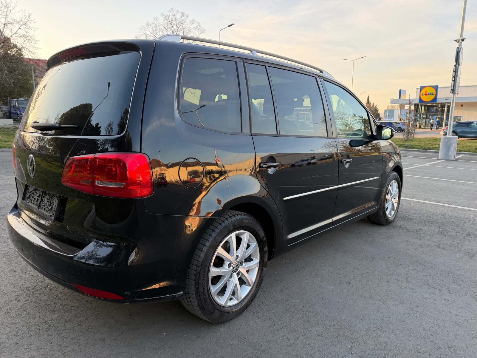 VW Touran 2.0TDI 6+ 1, снимка 5 - Автомобили и джипове - 53848037