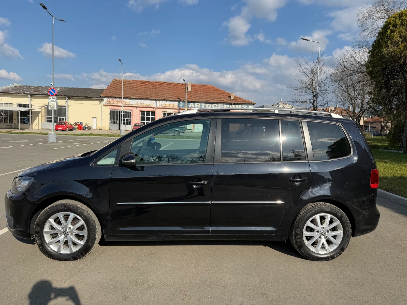 VW Touran 2.0TDI 6+ 1, снимка 2 - Автомобили и джипове - 53848037