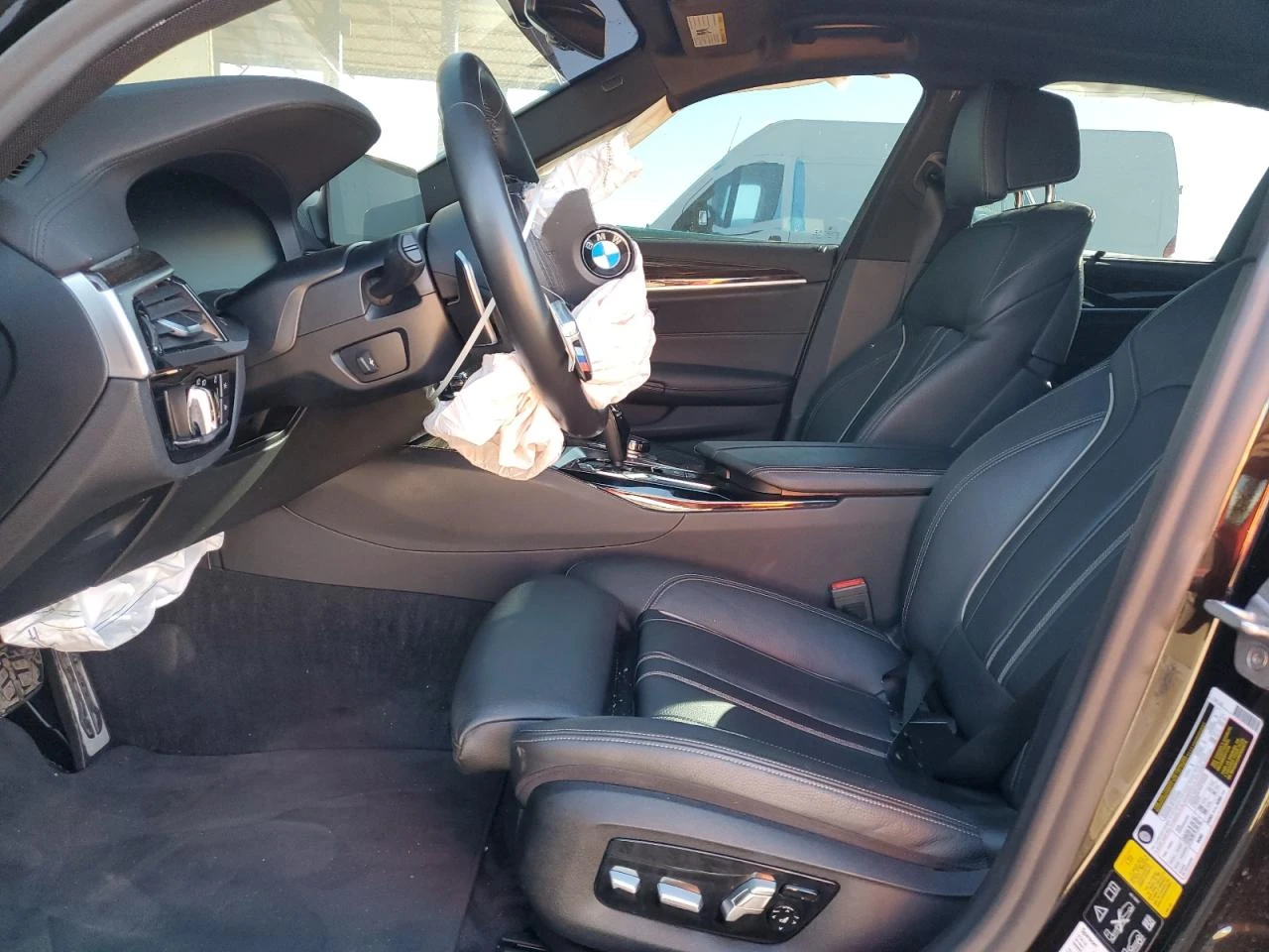 BMW 550 M550i xDrive, снимка 5 - Автомобили и джипове - 54409553