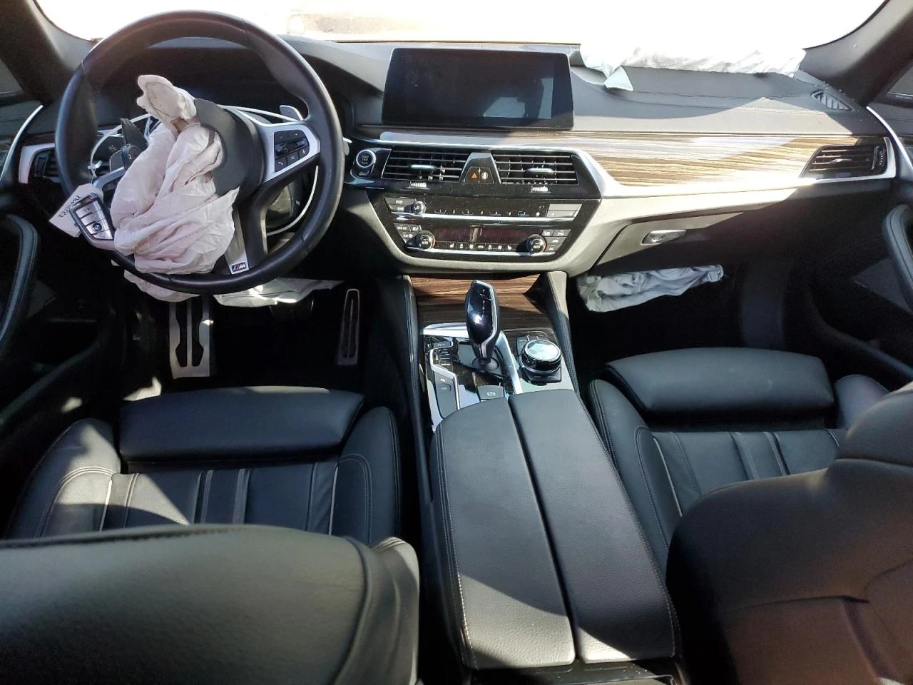 BMW 550 M550i xDrive, снимка 6 - Автомобили и джипове - 54409553