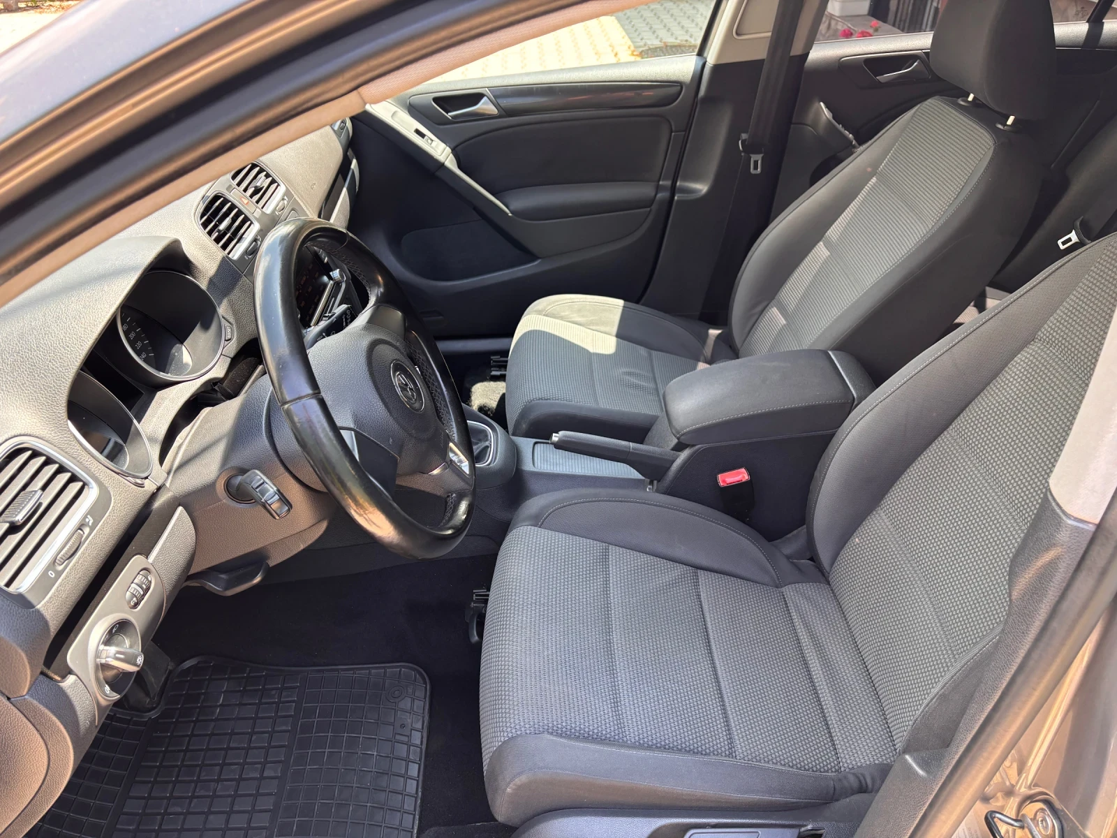VW Golf 6 /2.0 tdi/ 4motion, снимка 11 - Автомобили и джипове - 54808557