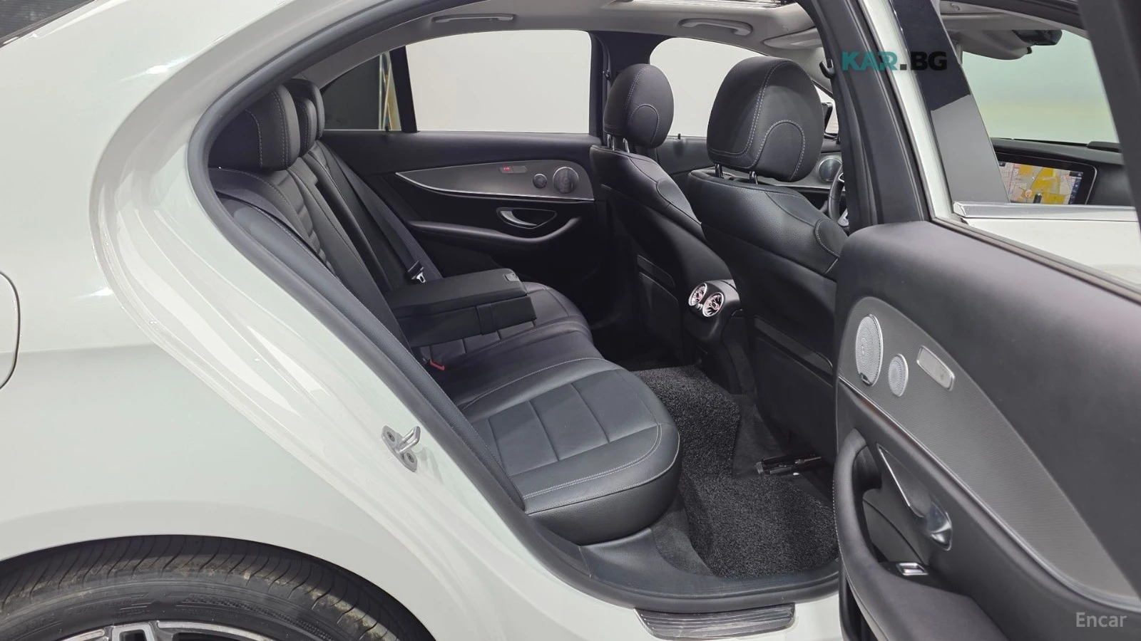 Mercedes-Benz E 300 AMG LINE* 360* BURMASTER* ПОДГРЕВ* ОБДУХВ* ПАНО* , снимка 11 - Автомобили и джипове - 54941845