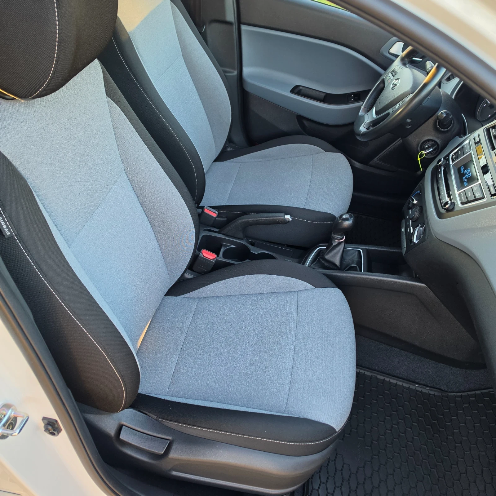 Hyundai I20, снимка 8 - Автомобили и джипове - 55226293