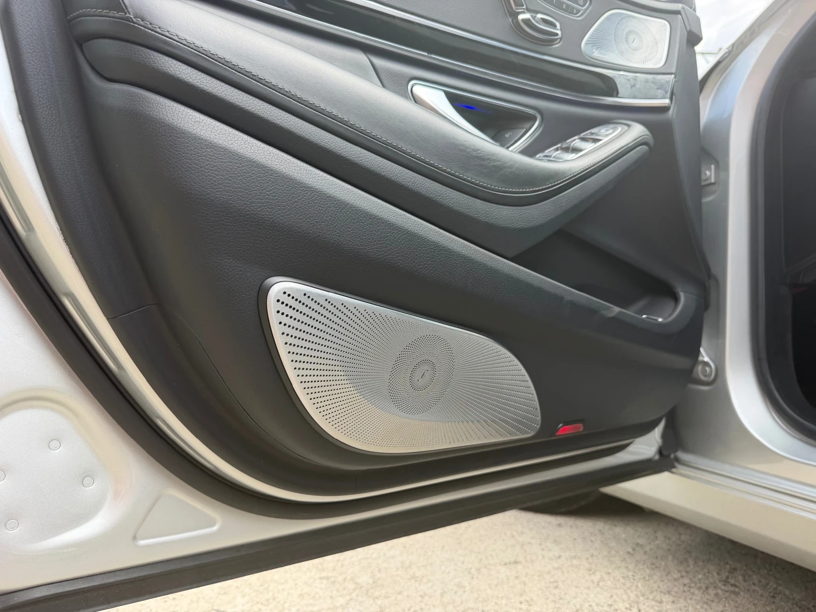 Mercedes-Benz S 500 4M* 3xTV* 4DBurmester* NightVision* Pano* Massage, снимка 3 - Автомобили и джипове - 55362604