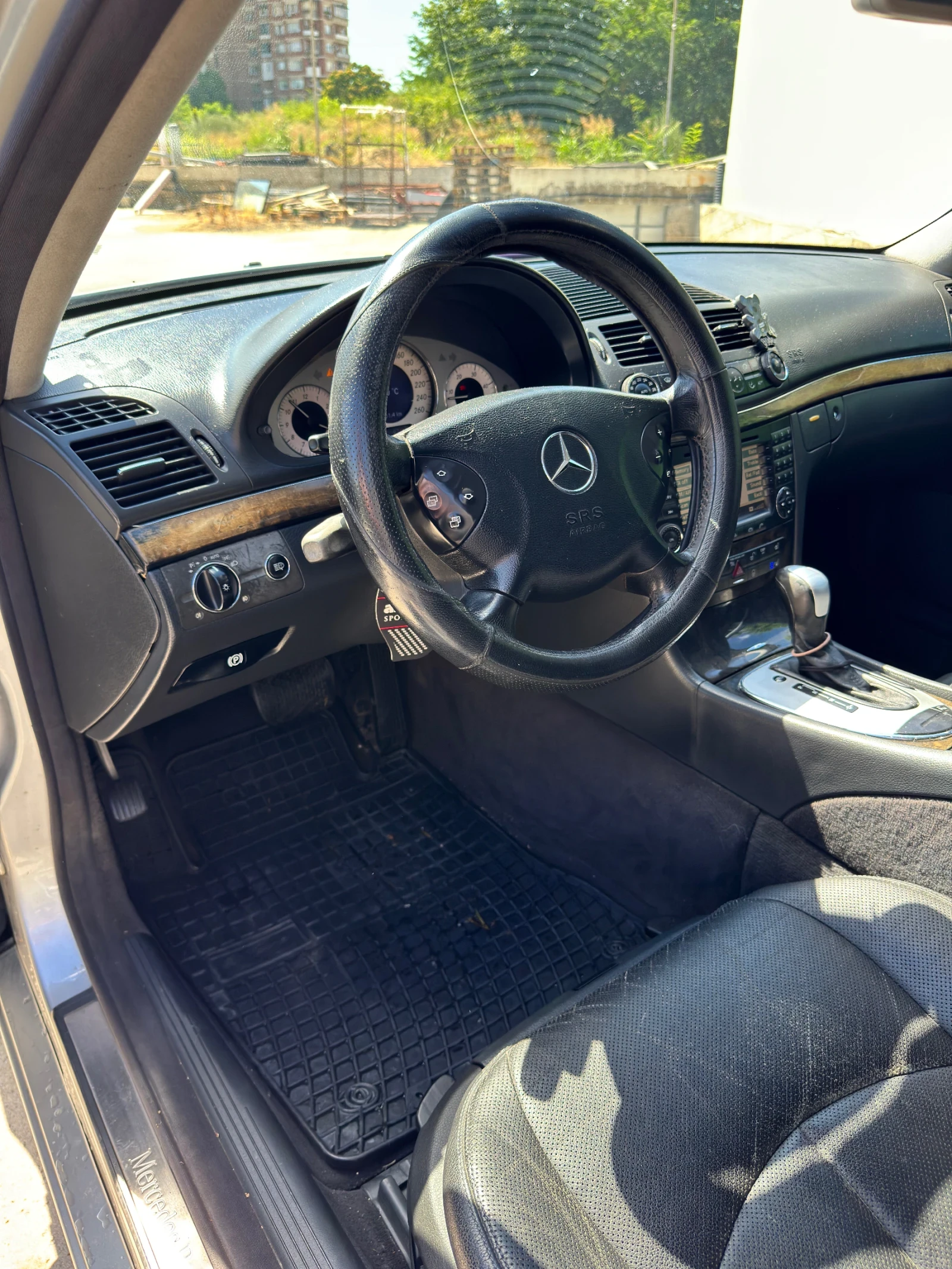 Mercedes-Benz E 320 CDI 204, снимка 9 - Автомобили и джипове - 55476575