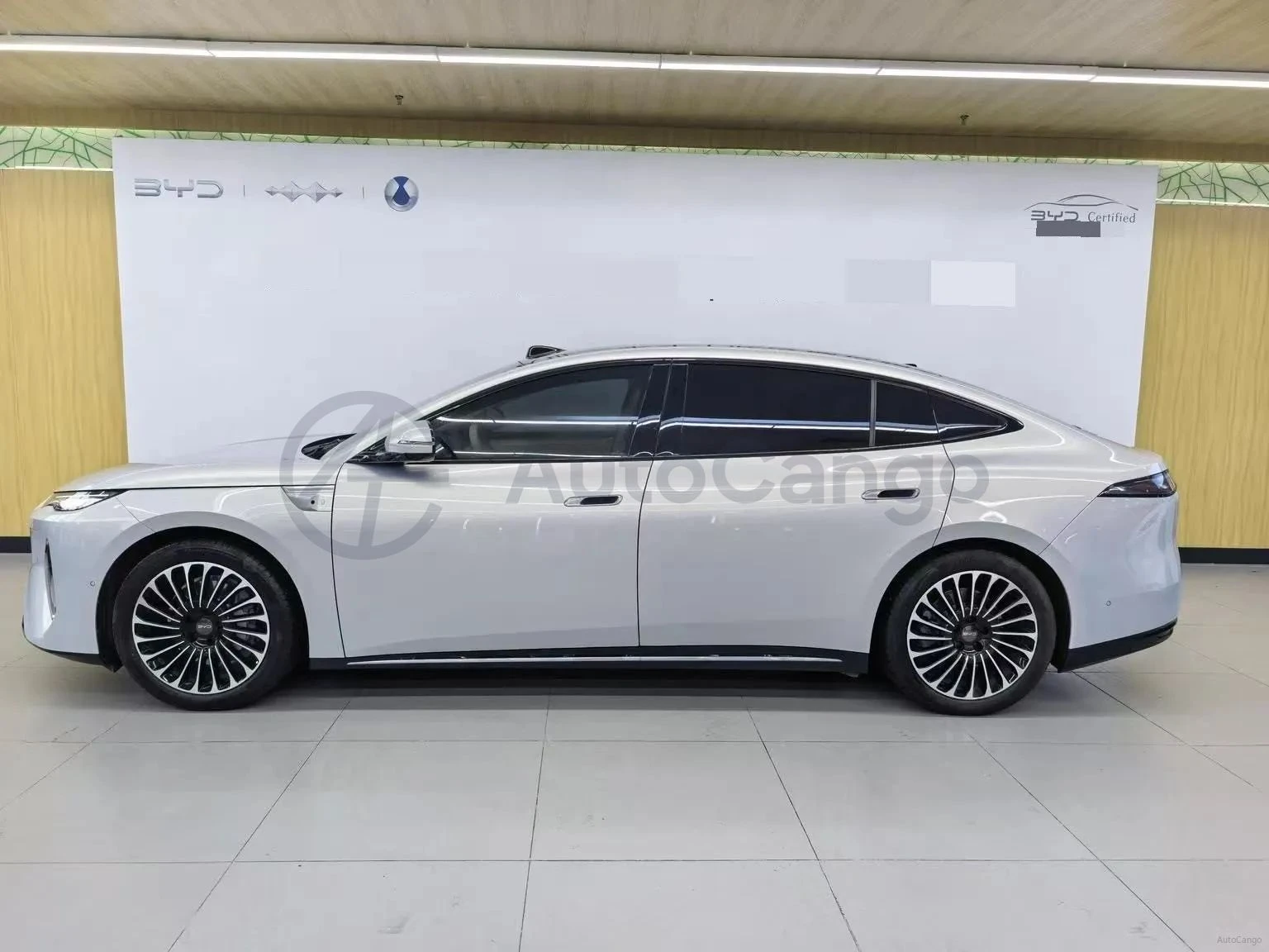 BYD Seal Цена до България , снимка 2 - Автомобили и джипове - 56646084