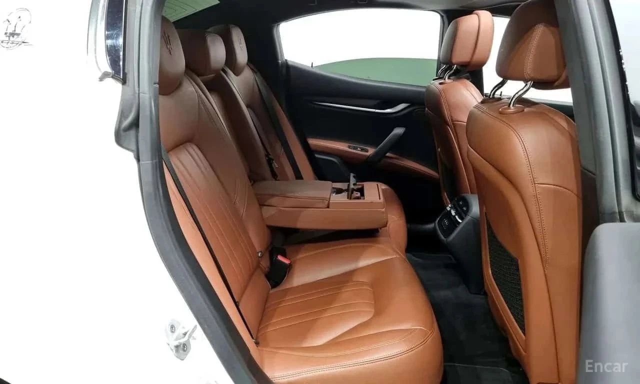 Maserati Ghibli, снимка 14 - Автомобили и джипове - 56689902