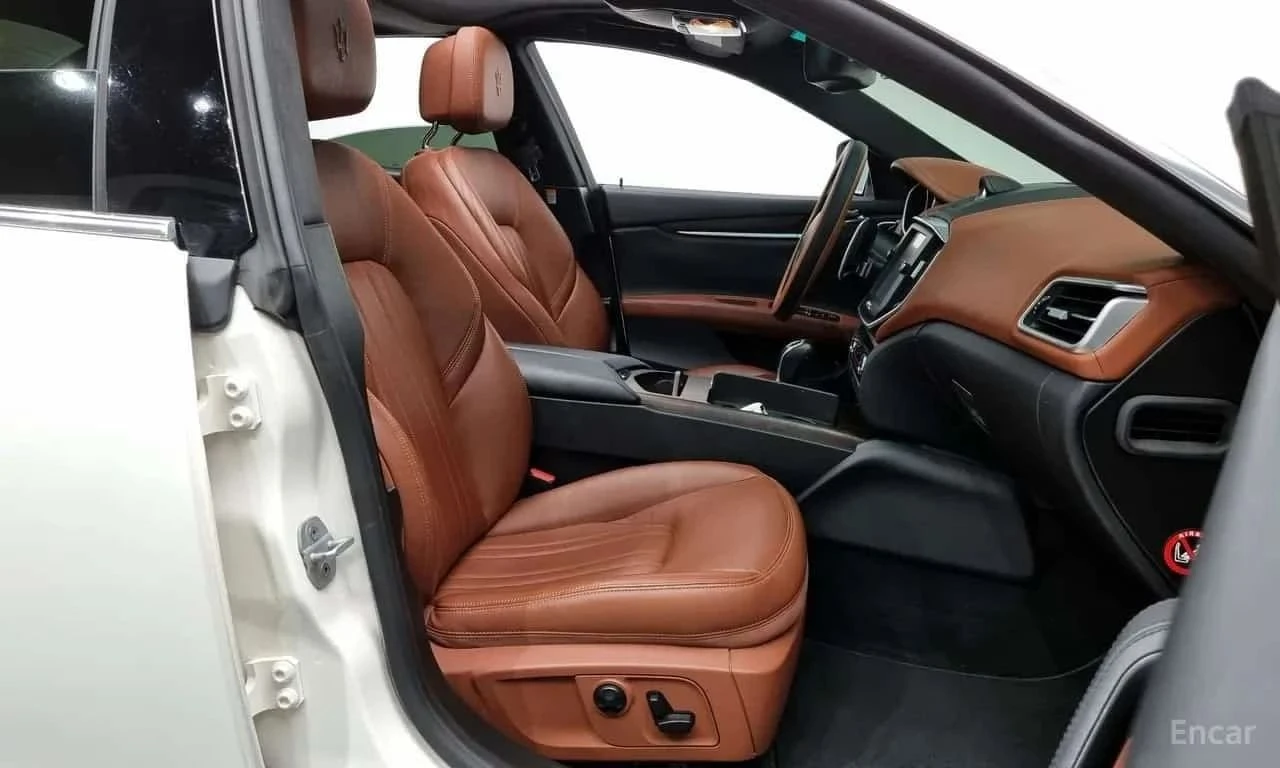Maserati Ghibli, снимка 5 - Автомобили и джипове - 56689902