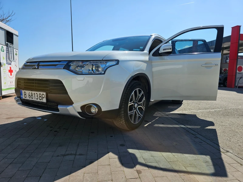 Mitsubishi Outlander, снимка 10 - Автомобили и джипове - 44912373