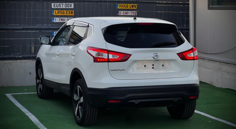 Nissan Qashqai 1.6dCi XTronic 4xКамери Keyless Go Подгрев Металик, снимка 6 - Автомобили и джипове - 47654807