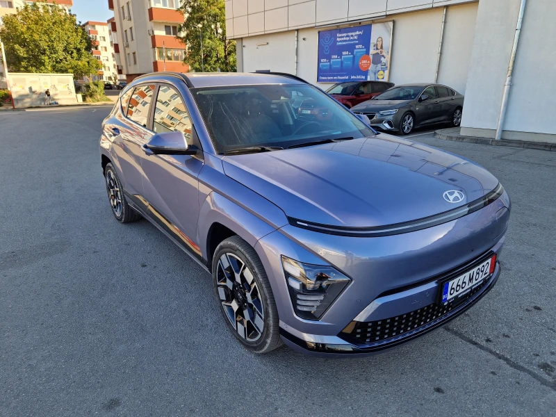 Hyundai Kona 65.4KWh 218кс - вс.екстри + к-т зимни гуми+ джанти, снимка 1 - Автомобили и джипове - 47744041