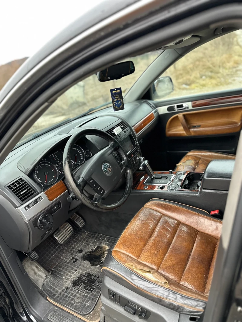 VW Touareg, снимка 6 - Автомобили и джипове - 48550842