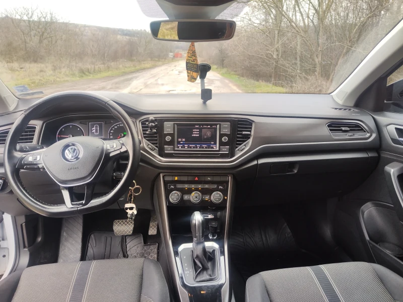 VW T-Roc, снимка 4 - Автомобили и джипове - 49226782