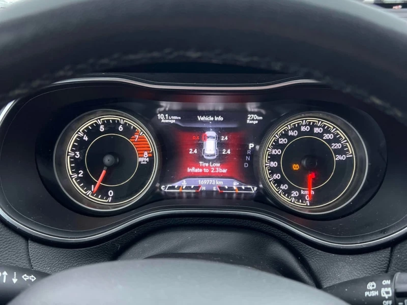 Jeep Cherokee * Altitude * CARFAX * БЕЗ ПЪРВОНАЧАЛНА ВНОСКА, снимка 8 - Автомобили и джипове - 52940541