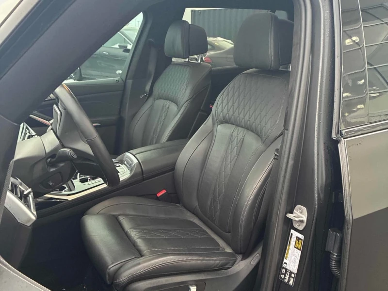 BMW X7 2025 xDrive40i * CARFAX * БЕЗ ПЪРВОНАЧАЛНА ВНОСКА, снимка 10 - Автомобили и джипове - 53026730