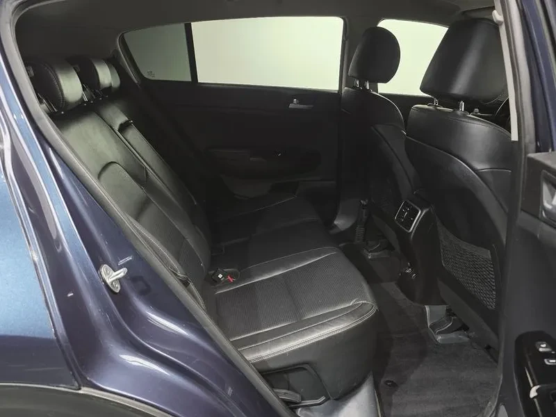 Kia Sportage 2.0 CRDi 4WD, снимка 11 - Автомобили и джипове - 54275126