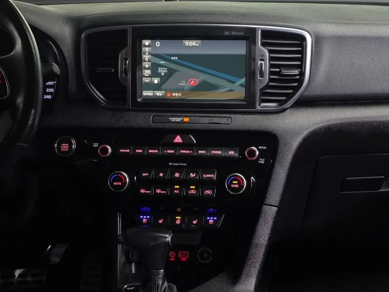 Kia Sportage 2.0 CRDi 4WD, снимка 14 - Автомобили и джипове - 54275126