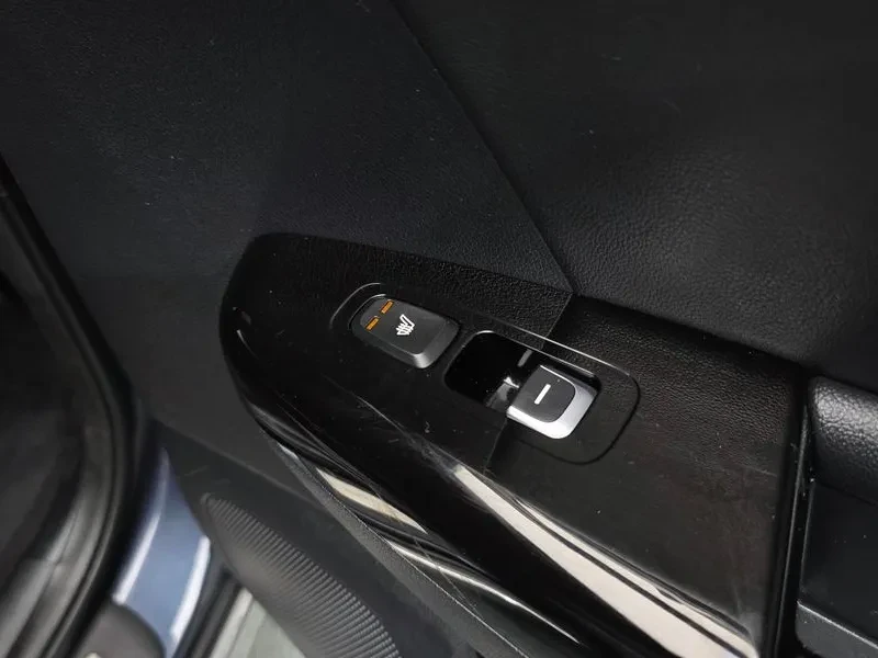 Kia Sportage 2.0 CRDi 4WD, снимка 17 - Автомобили и джипове - 54275126