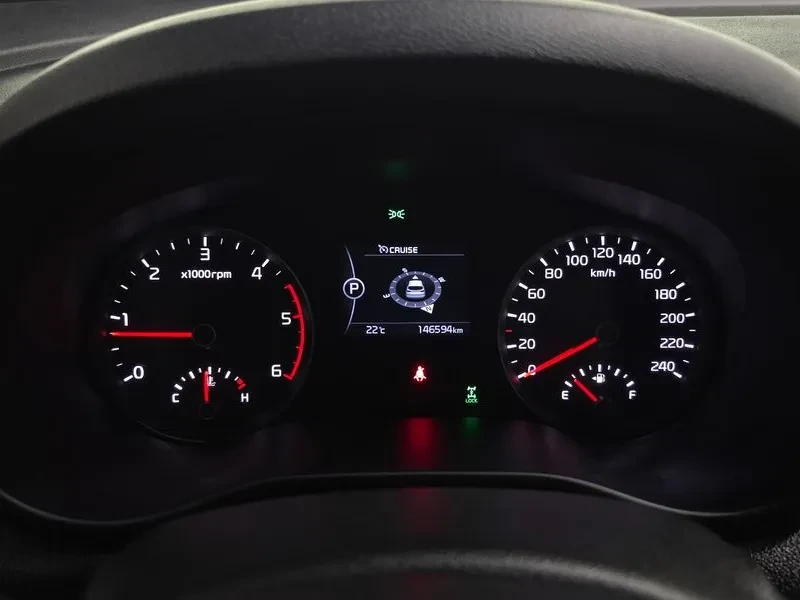 Kia Sportage 2.0 CRDi 4WD, снимка 8 - Автомобили и джипове - 54275126