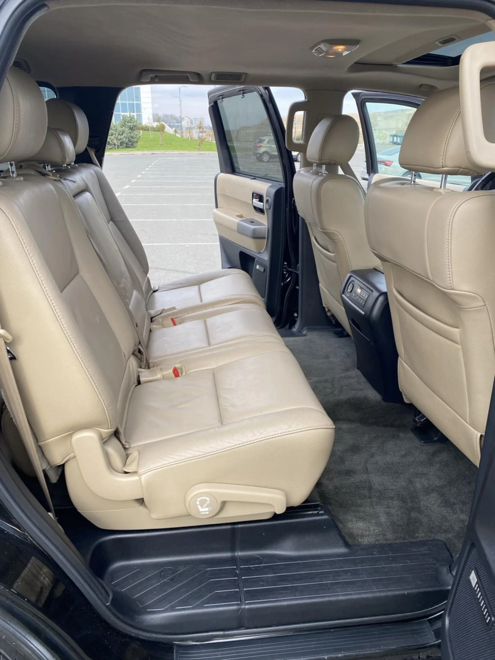 Toyota Sequoia Limited  - изображение 10