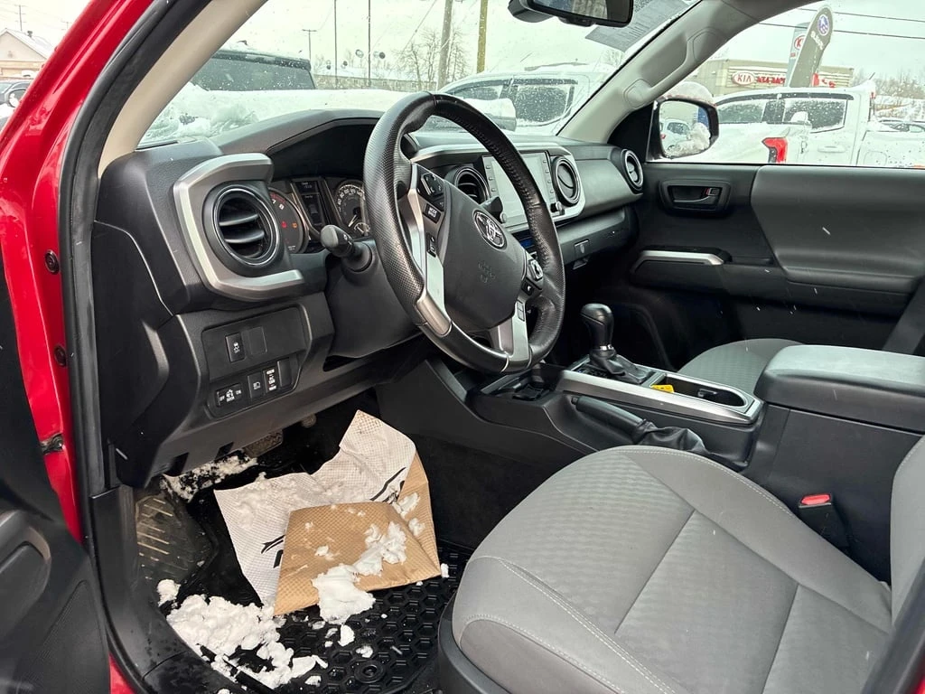 Toyota Tacoma * 4x4 Double Cab Auto * CARFAX * БЕЗ ПЪРВОНАЧАЛНА  - изображение 5