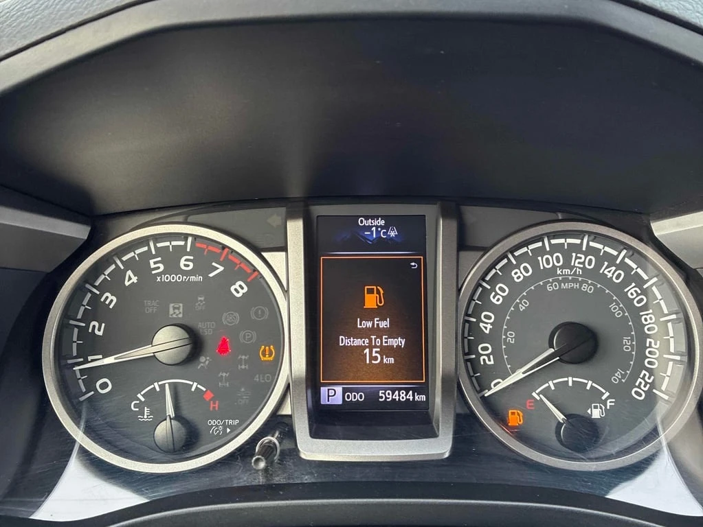 Toyota Tacoma * 4x4 Double Cab Auto * CARFAX * БЕЗ ПЪРВОНАЧАЛНА  - изображение 8