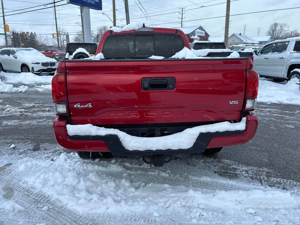 Toyota Tacoma * 4x4 Double Cab Auto * CARFAX * БЕЗ ПЪРВОНАЧАЛНА  - изображение 4