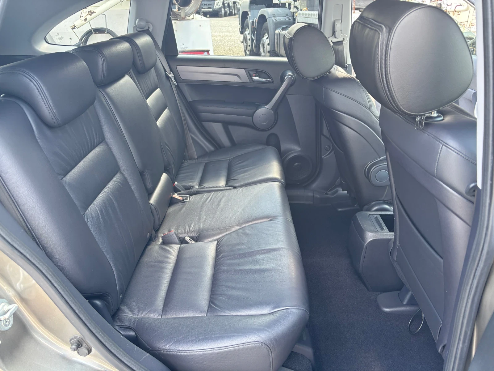 Honda Cr-v 2.2 i-CTDi 4x4, снимка 11 - Автомобили и джипове - 54823690