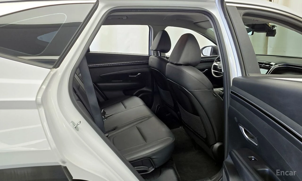 Hyundai Tucson 1.6 Turbo Modern 4x4* ПОДГРЕВ* ОБДУХВАНЕ* КАМЕРА* , снимка 14 - Автомобили и джипове - 55051086