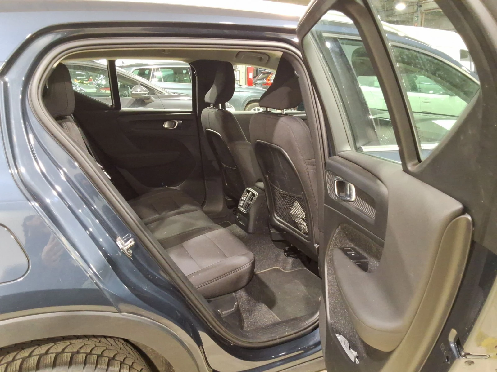 Volvo XC40 1.5 T5 Inscription Expression, снимка 5 - Автомобили и джипове - 55938123