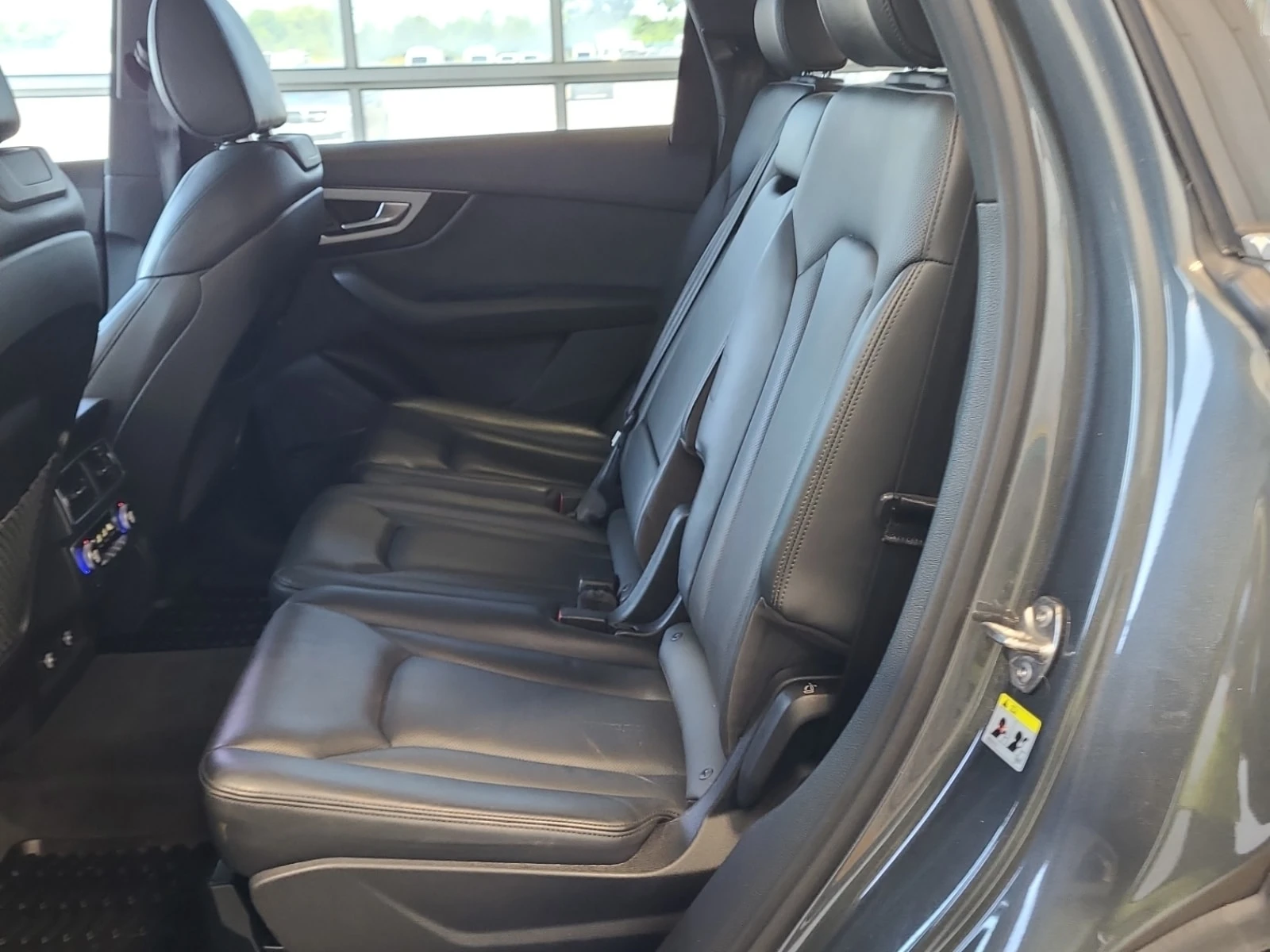 Audi Q7 TECHNIK| B&O| ПАМЕТ| 7 МЕСТА| 360САМ , снимка 12 - Автомобили и джипове - 56082785